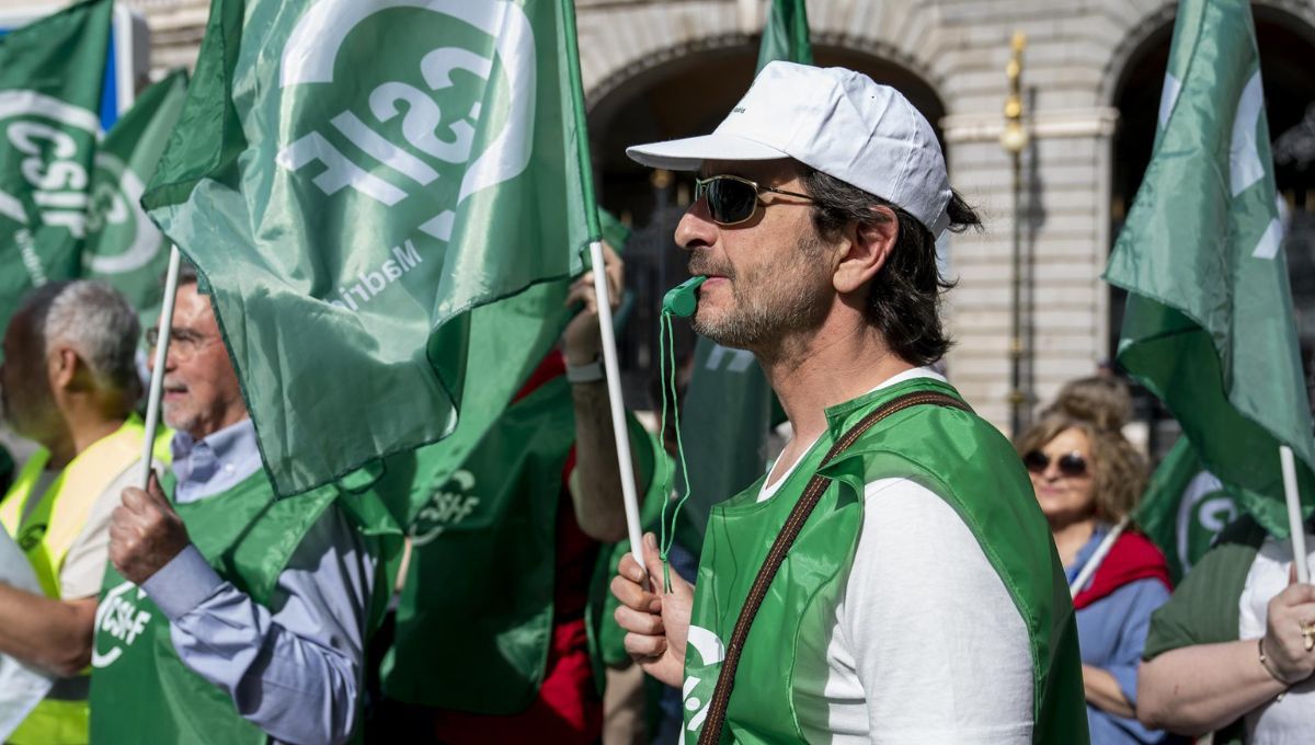 Trabajadores de Patrimonio Nacional durante una concentración convocada por CSIF (Foto. EP)