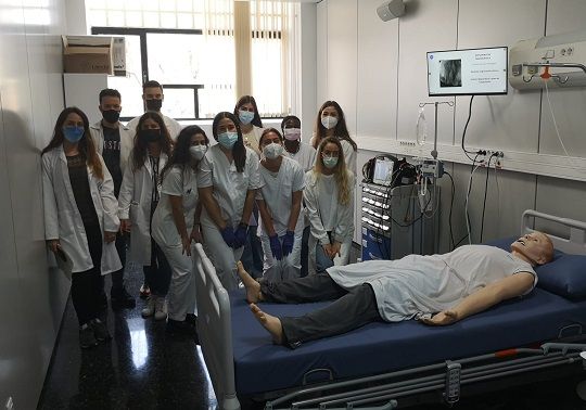 Alumnos de la UV en el Centro de Simulación Interdisciplinar en Salud