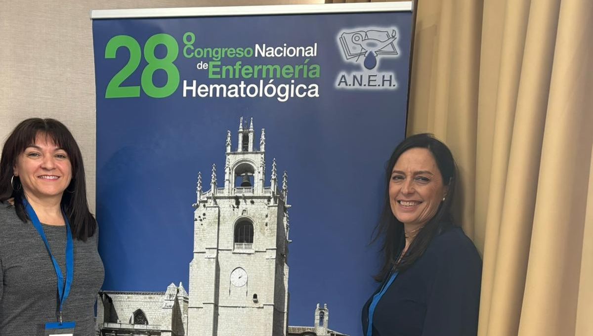 Mayte Alarcón y Raquel Díaz, en el Congreso de Enfermería Hematológica (Foto: Grupo Ribera9