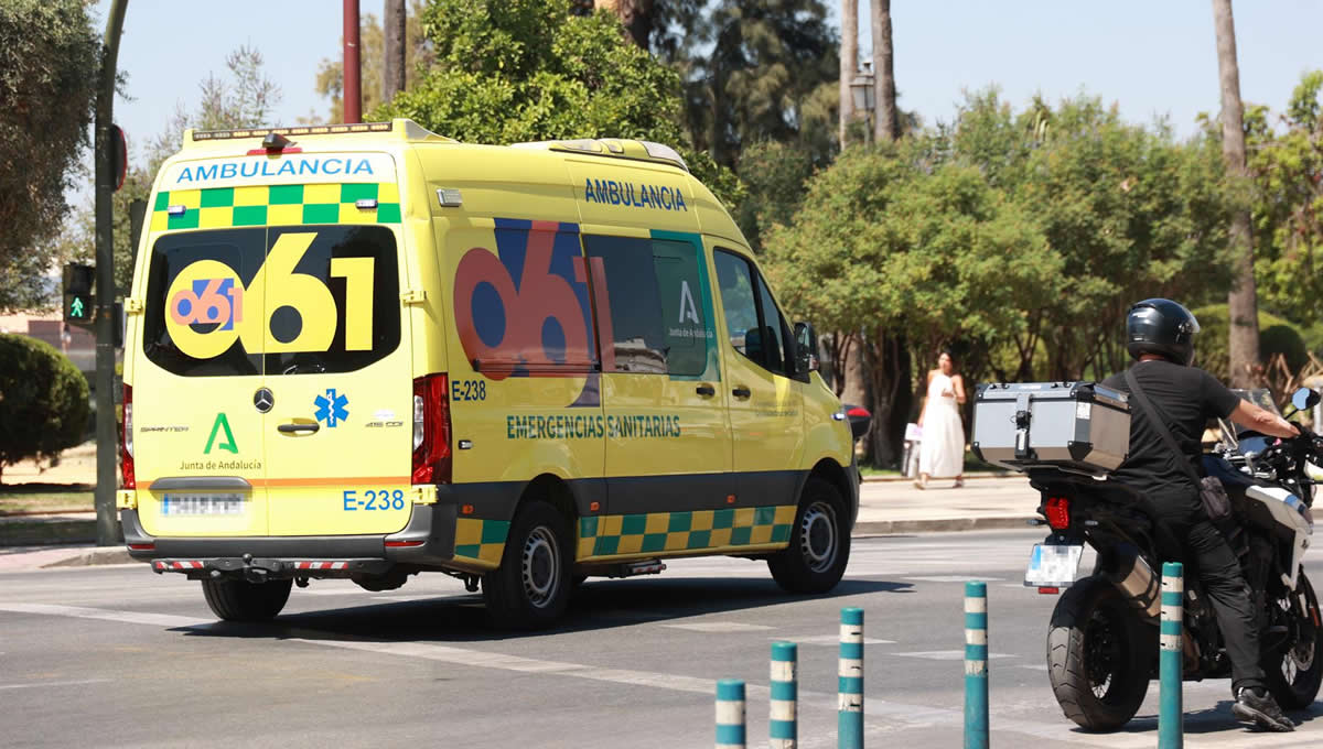 Ambulancia perteneciente al sector del transporte sanitario de Sevilla. (Foto: Europa Press)