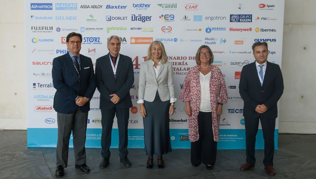 Foto de equipo de los inauguradores del 41 Seminario de Ingeniería Hospitalaria (Foto. Junta de Andalucía)