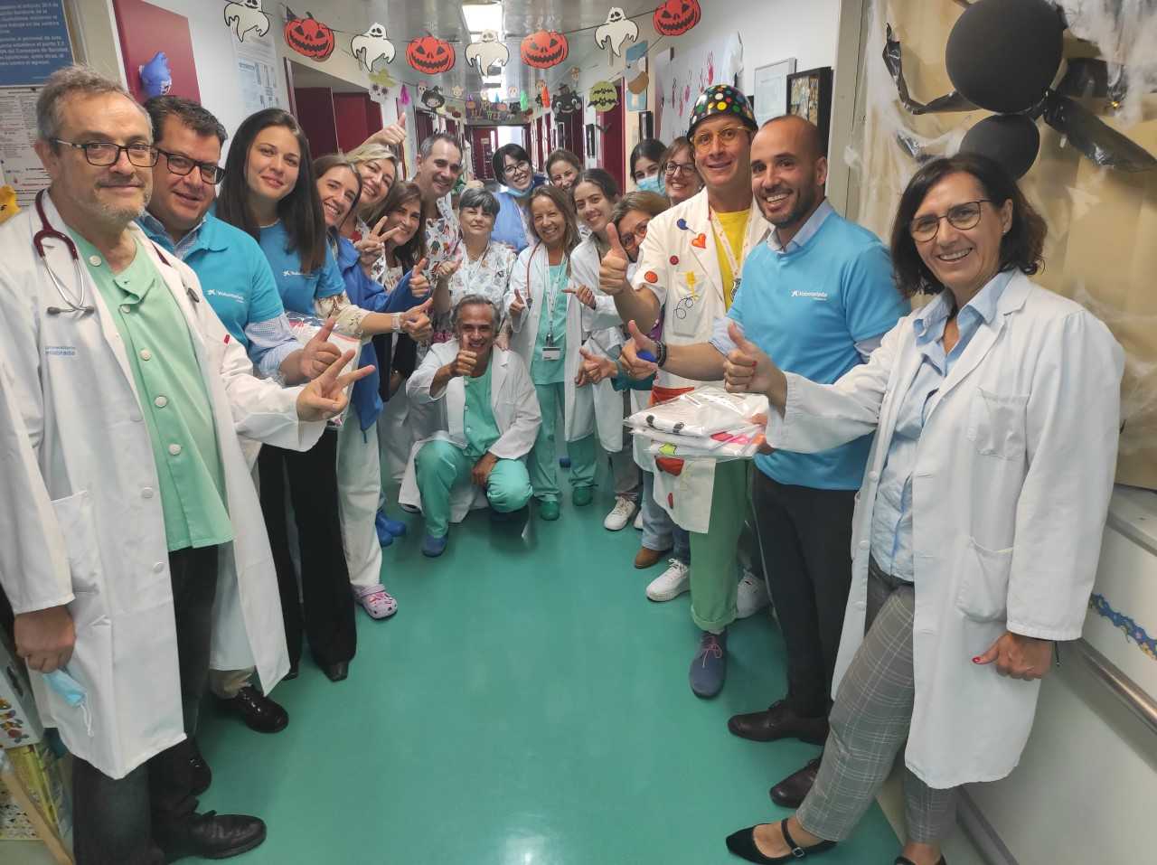 Visita del 'Doctor sonrisas' al Hospital de Fuenlabrada. (Foto: Hospital de Fuenlabrada)