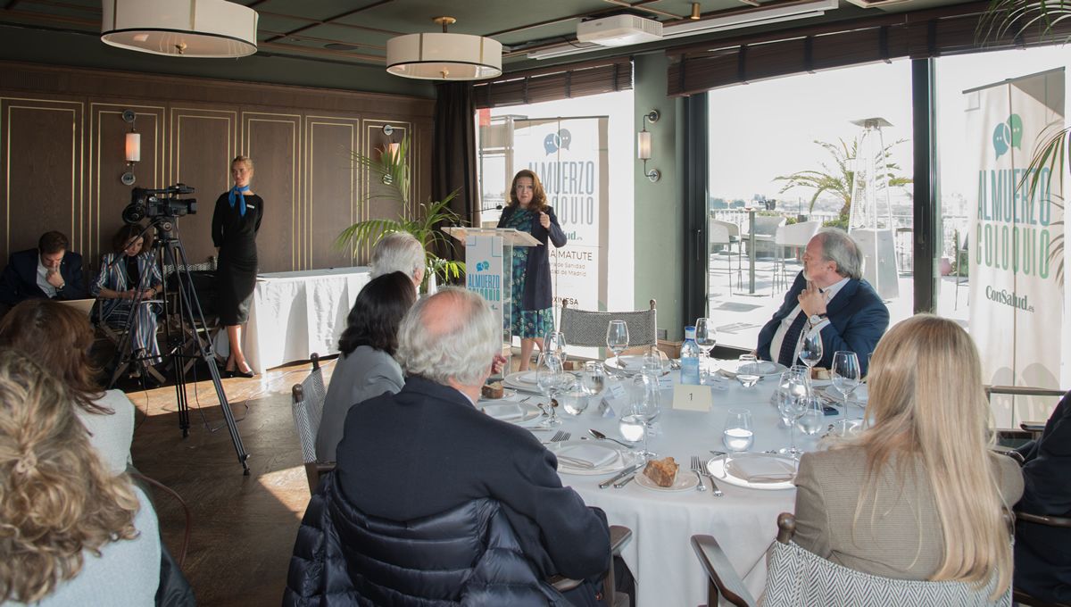 La consejera de Sanidad, Fátima Matute, fue la gran protagonista del VII Almuerzo Coloquio ConSalud