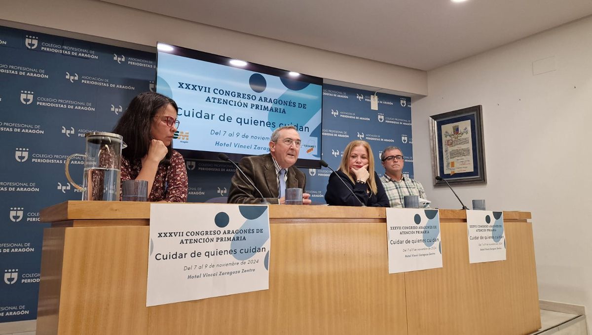 Sara Sastre, Leandro Catalán, Mercedes Ortín y Raúl Vallés durante la presentación del 37 Congreso de Atención Primaria en el que han exigido a Azcón medidas (Foto. CESMAragón)