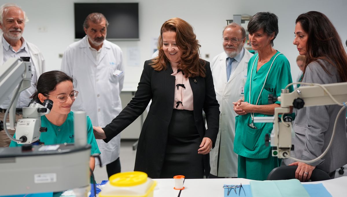 La consejera de Sanidad de la Comunidad de Madrid, Fátima Matute, en su visita al centro. (Foto: Comunidad de Madrid)