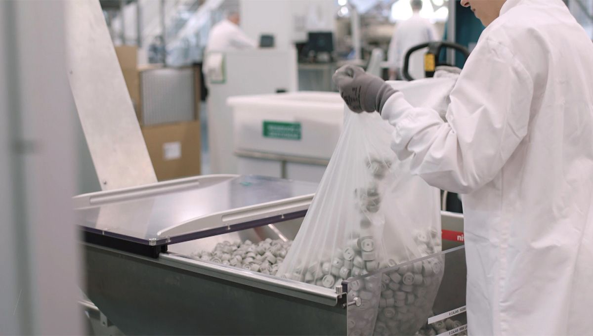 Trabajador planta de producción de Boehringer Ingelheim en Sant Cugat del Vallés, Barcelona (Foto. Boehringer Ingelheim)