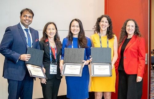 Entrega del premio de la Society for Vascular Surgery como una de los tres mejores cirujanos vasculares del mundo menores de 40 años (Fuente: Comunidad de Madrid)