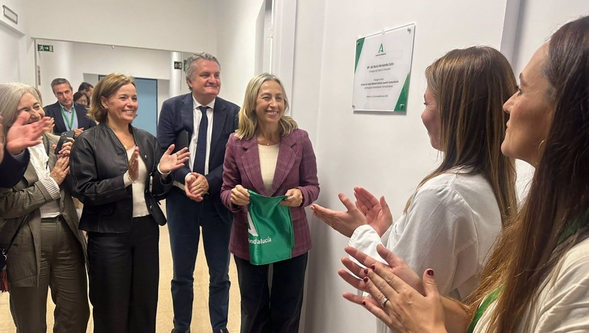 La consejera de Salud y Consumo, Rocío Hernández, inaugura la unidad de Salud Mental Infanto-Juvenil Comunitaria del Hospital Universitario Torrecárdenas de Almería (FOTO: Junta de Andalucía)