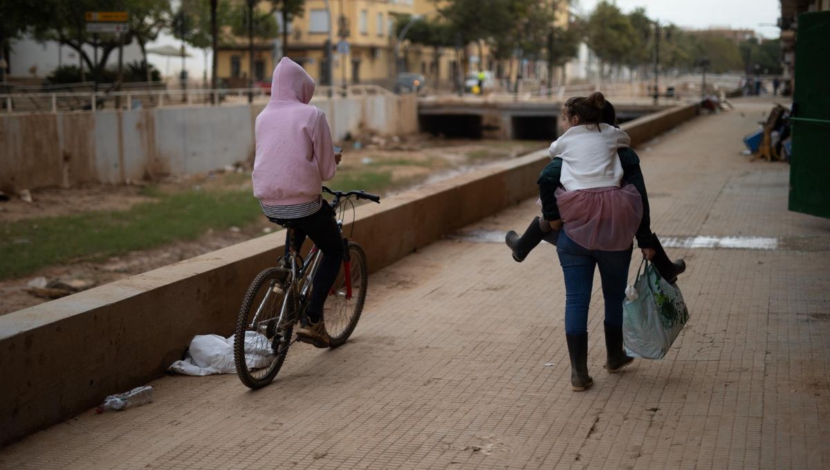 WhatsApp y Telegram, herramientas de atención cruciales para los pediatras valencianos tras la DANA (Foto. Europapress)