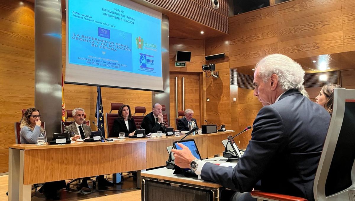 Nefrólogos y pacientes llevan al Senado un plan de acción de prevención de ERC (Foto. Sociedad Española de Nefrología)