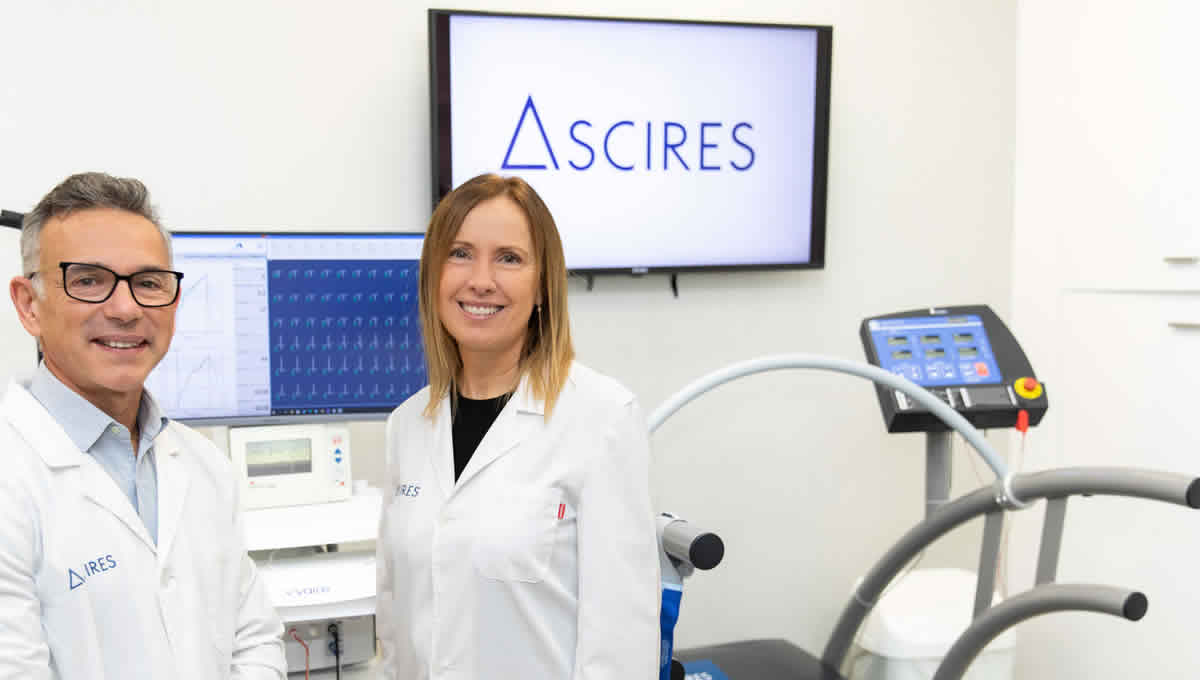 El doctor Miguel Ángel Buil, jefe de la Unidad de Medicina Deportiva de Ascires, con la doctora Alicia Maceira, cardióloga y directora médica de Ascires.