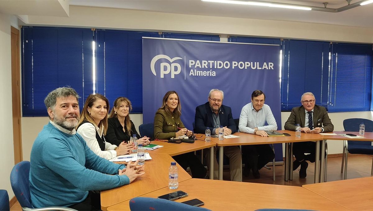 Miembros del PP de Almería se reúne con representantes de CSIF en Almería por el tema de Muface (Foto. PP)