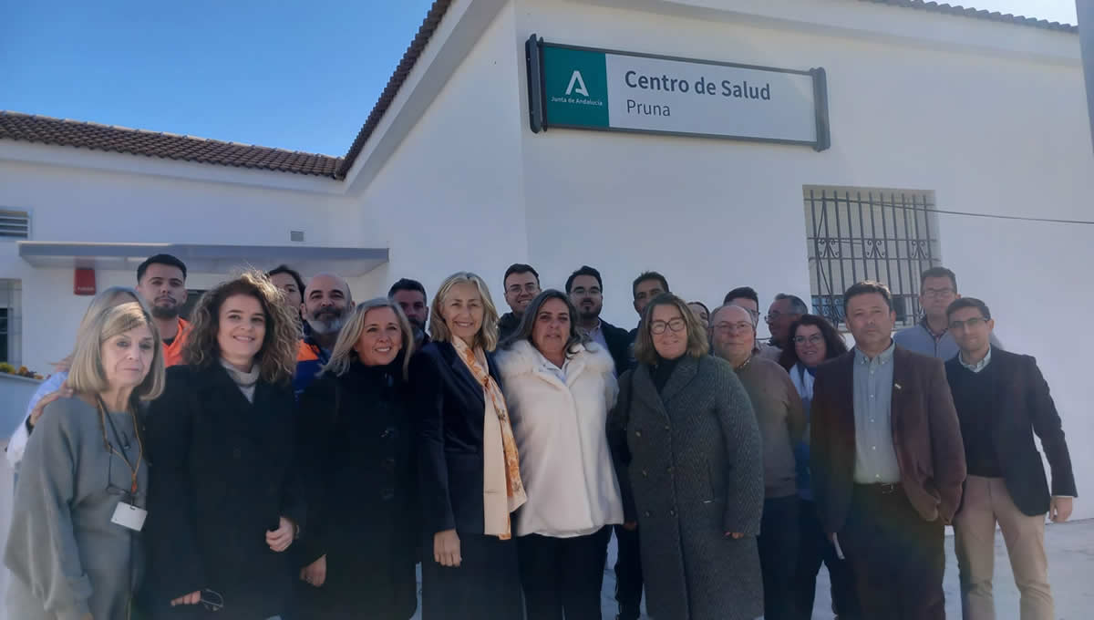 Inauguración del consultorio de Pruna a la que ha acudido la consejera de Salud, Rocío Hernández. (Foto: Junta de Andalucía)