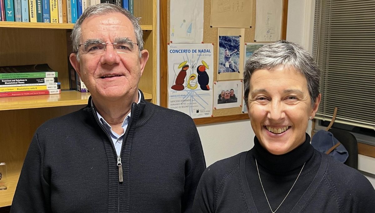 María Ángeles Casares de Cal, junto a Antonio Gómez Tato, investigadores de la USC que trabajan en un nuevo test de diagnóstico de cáncer de endometrio (Foto. CITMAga)