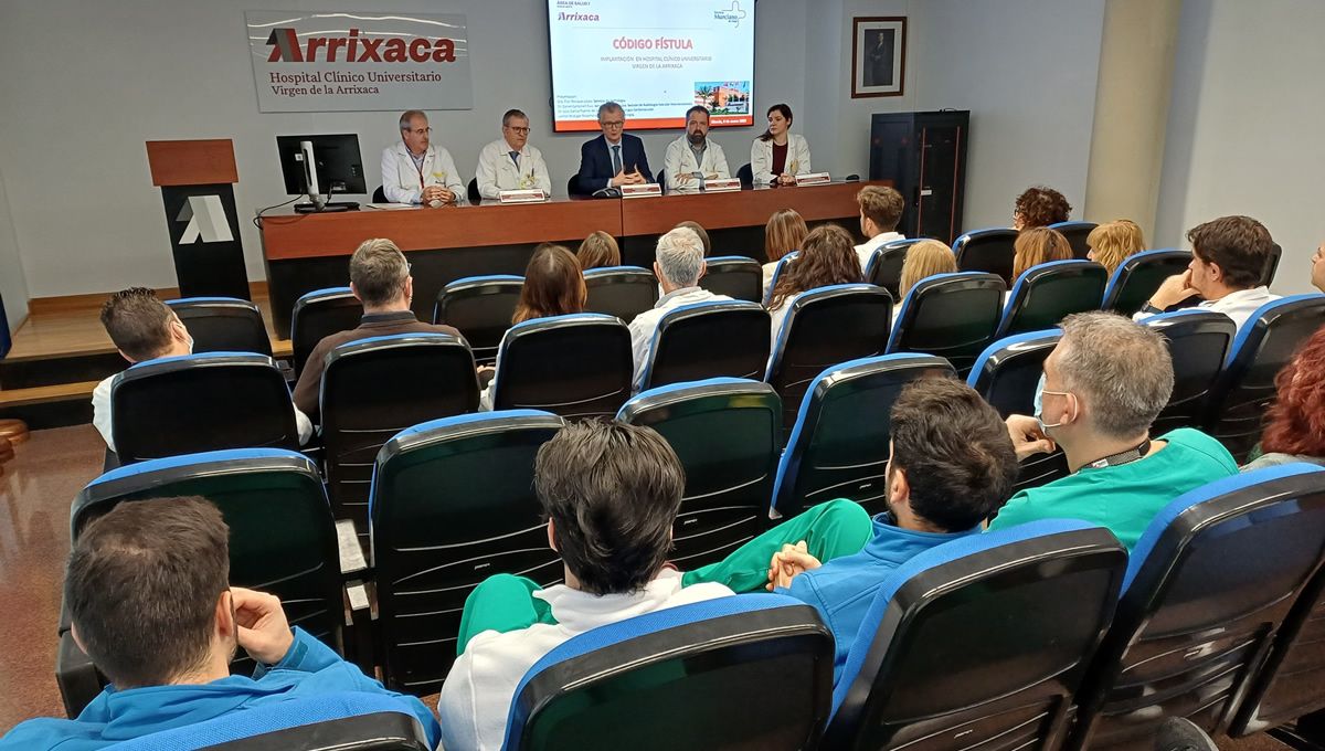 El consejero de Salud murciano, Juan José Pedreño, visita a la Arrixaca (Foto: Murcia)