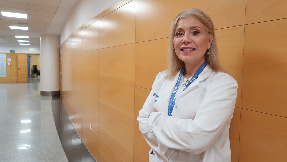 La coordinadora del Servicio de Urgencias de Vithas Sevilla, la Dra. Ana Luengo, explica cómo actuar ante la gripe (Foto: Vithas)