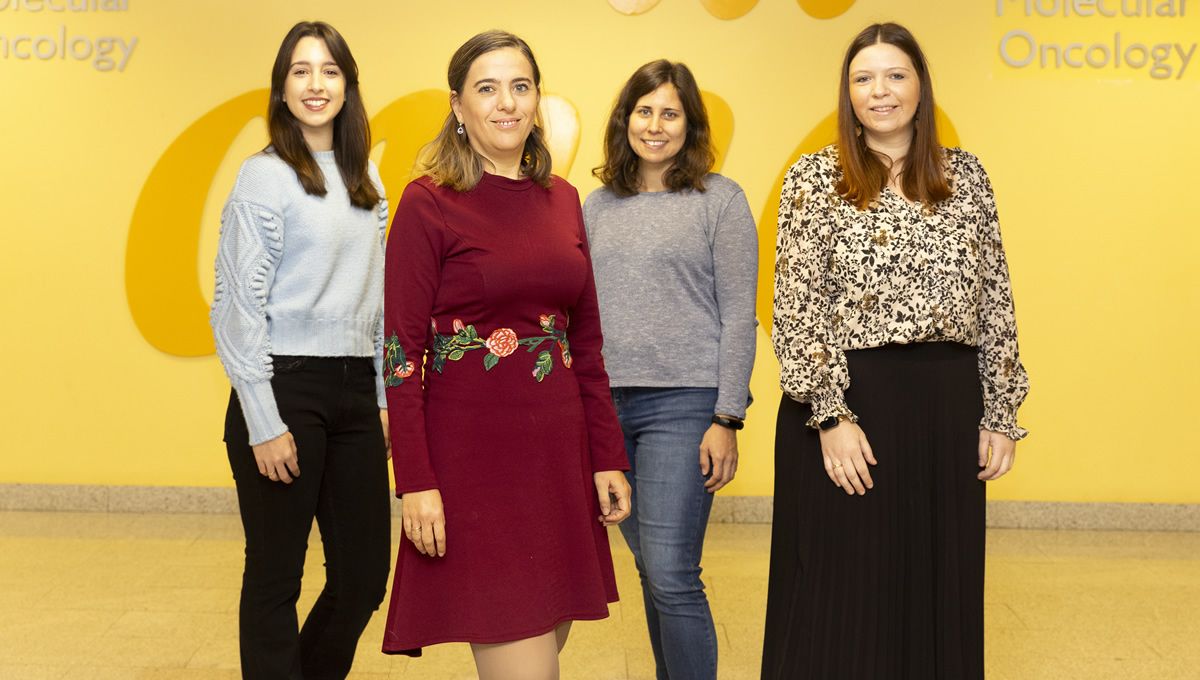 Beatriz Cicuéndez, Guadalupe Sabio, Marta León y Cintia Folgueira, investigadoras del CNIO y CNIC. (Foto: Laura M. Lombardía / CNIO.)