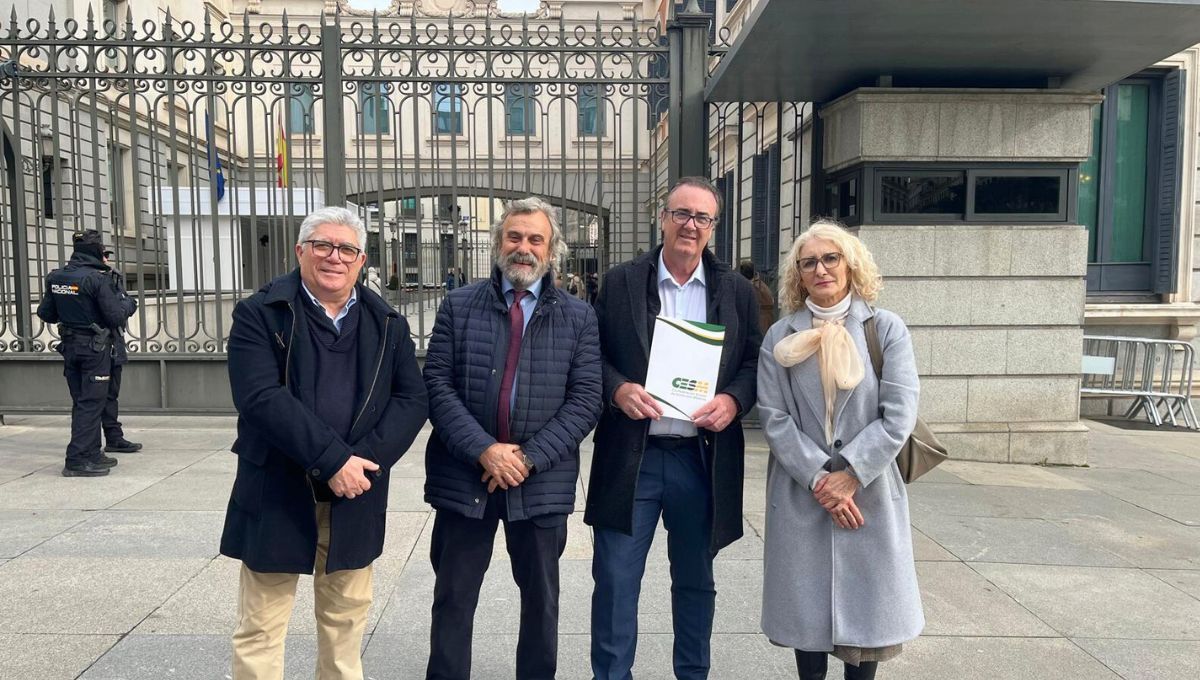 Representantes de CESM y SMA en su visita al Congreso de los Diputados para solicitar reuniones con los distintos grupos parlamentarios (Foto cedida por CESM)