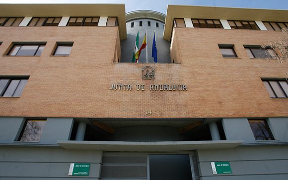 "Andalucía sólo puede suministrar 400 medicamentos de los 14.000 disponibles en España"