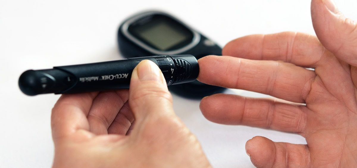 Factores que afectan la precisión de la medición de glucosa en sangre con  medidores caseros de glucosa o glucómetros - Diabetes Bien